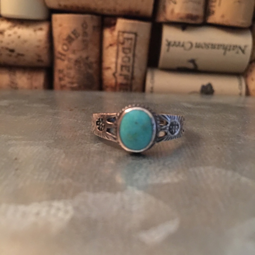 ☀️Beautiful silver oval turquoise ring size 7.5-8